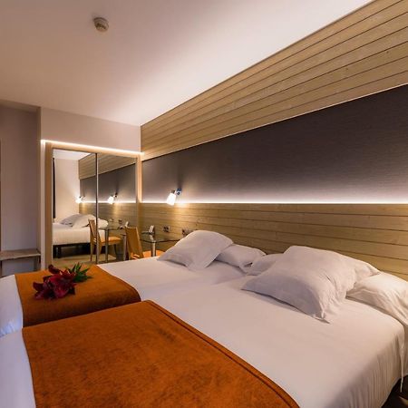 Hotel Avenida A Coruna Luaran gambar