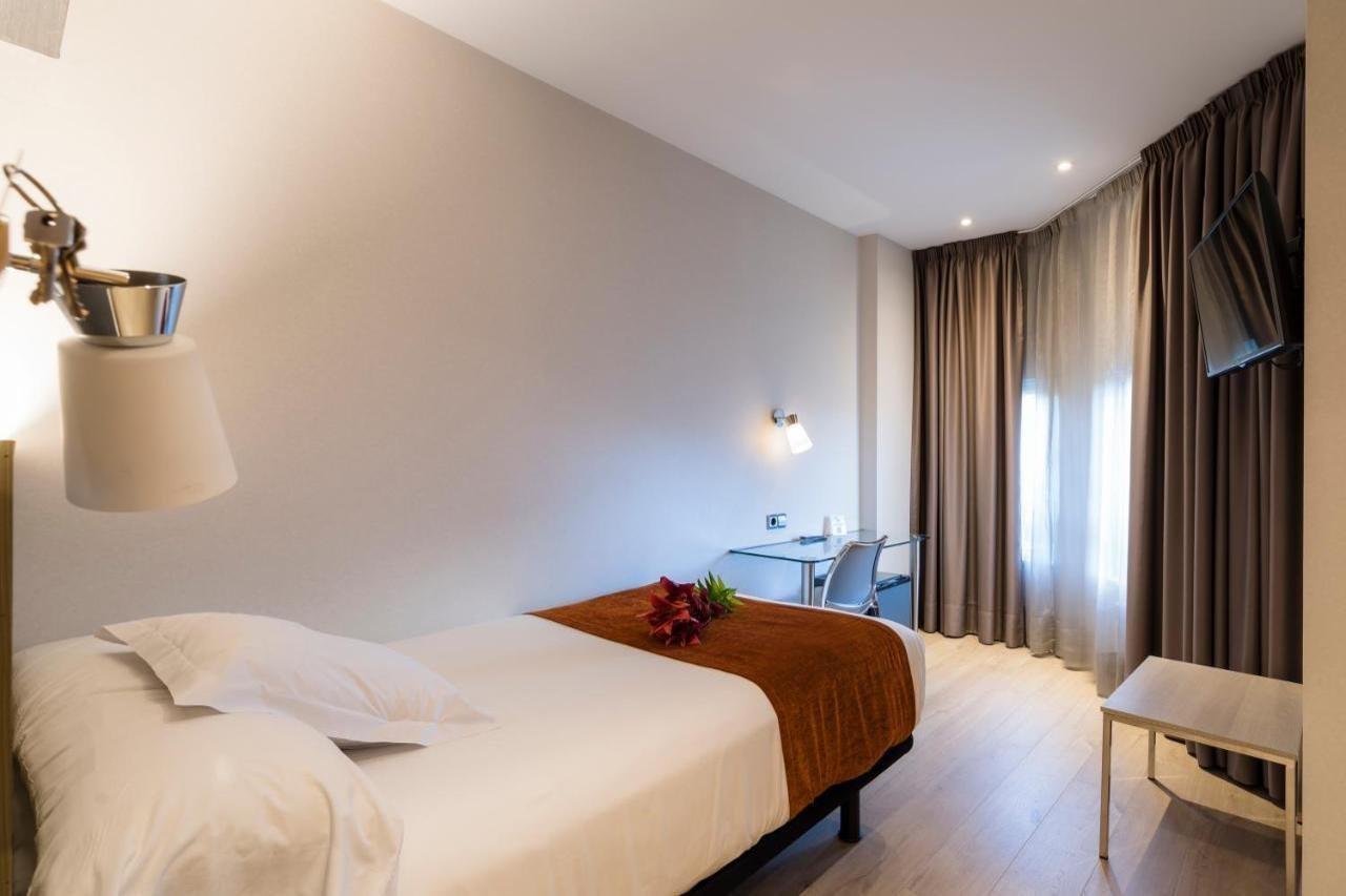Hotel Avenida A Coruna Luaran gambar