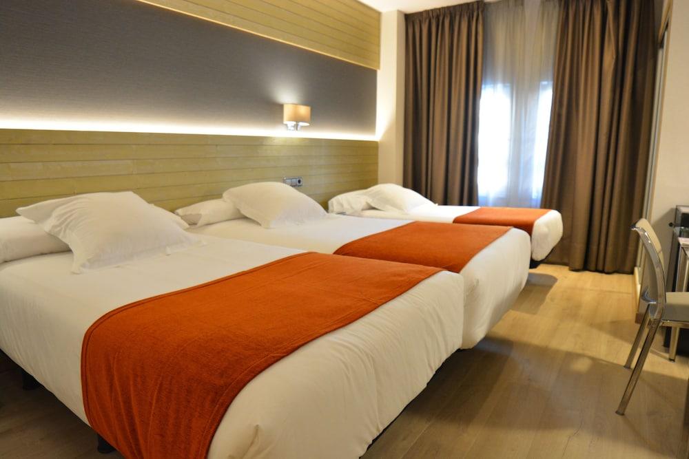 Hotel Avenida A Coruna Luaran gambar